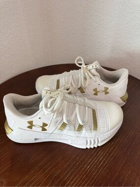 Under Armour Women’s White and Gold Athletic Shoes / Sneakers Size 8.5